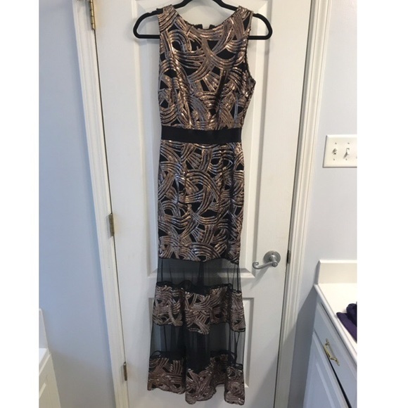 Black Sequined formal gown - Picture 2 of 4